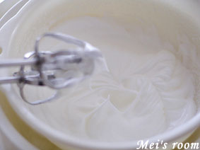 ミルクシフォンロールの作り方　レシピ角がたったメレンゲを作る