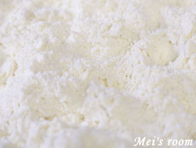 クッキーで作った箱の作り方/薄力粉類にバターをすり混ぜた状態